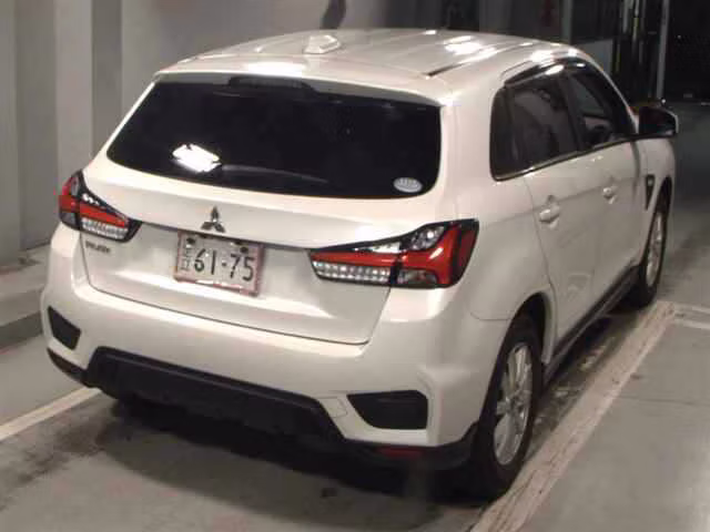 MITSUBISHI RVR