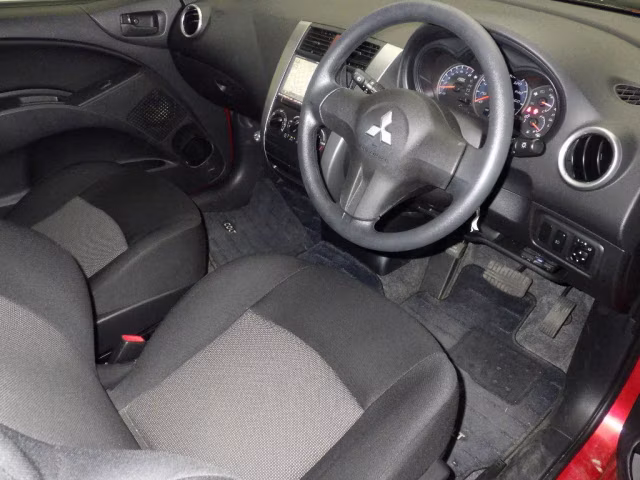 MITSUBISHI COLT