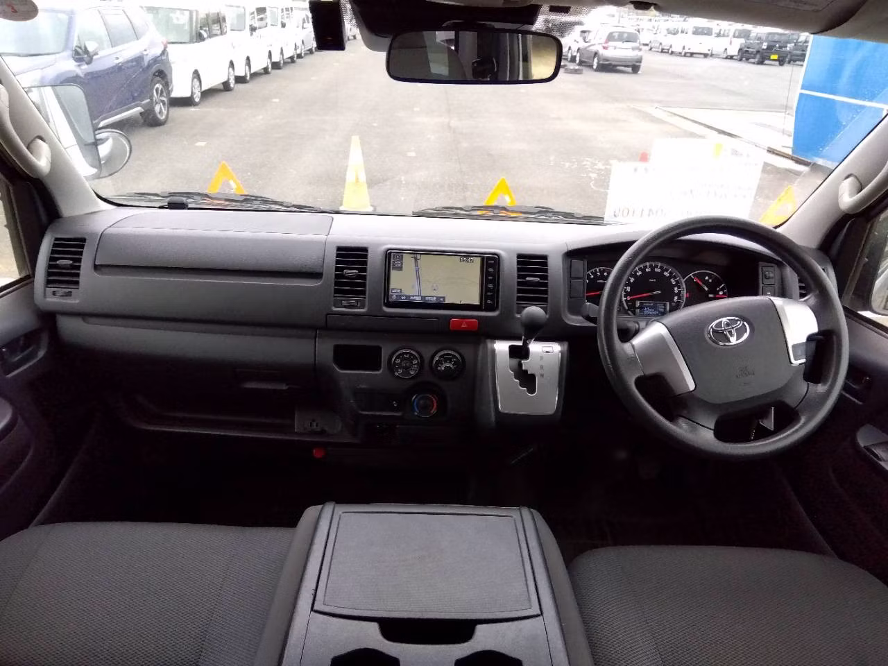 TOYOTA REGIUS ACE