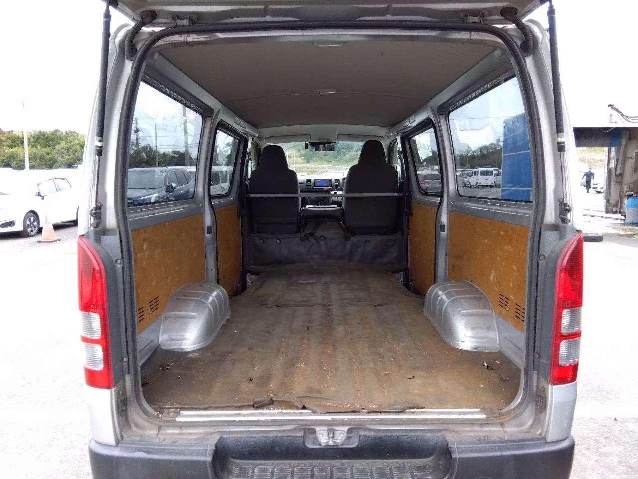 TOYOTA REGIUS ACE