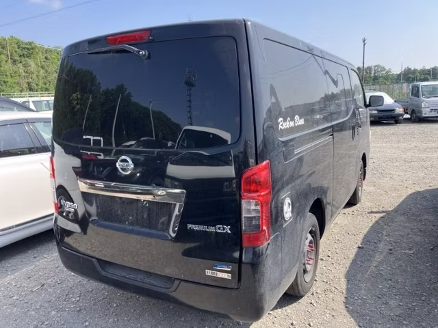 NISSAN NV350 CARAVAN