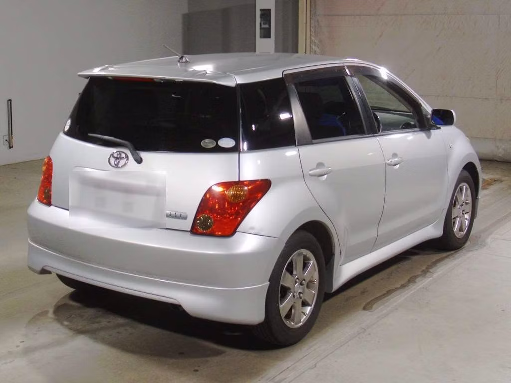 TOYOTA IST