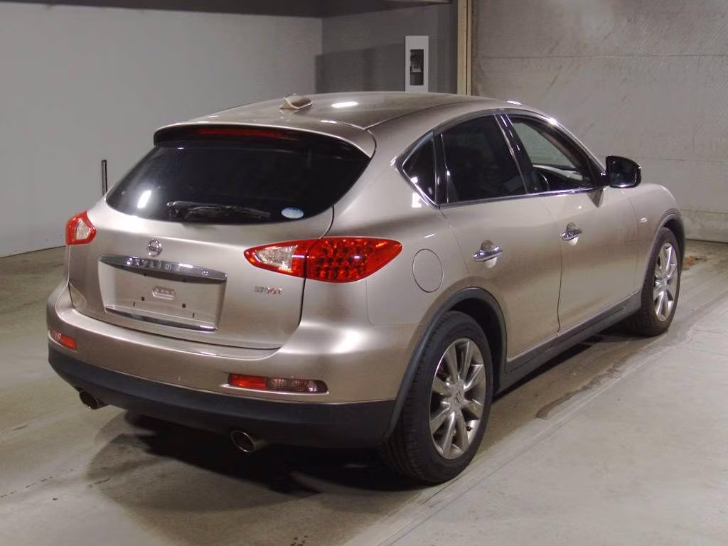 NISSAN SKYLINE CROSSOVER