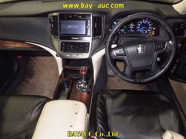 TOYOTA CROWN