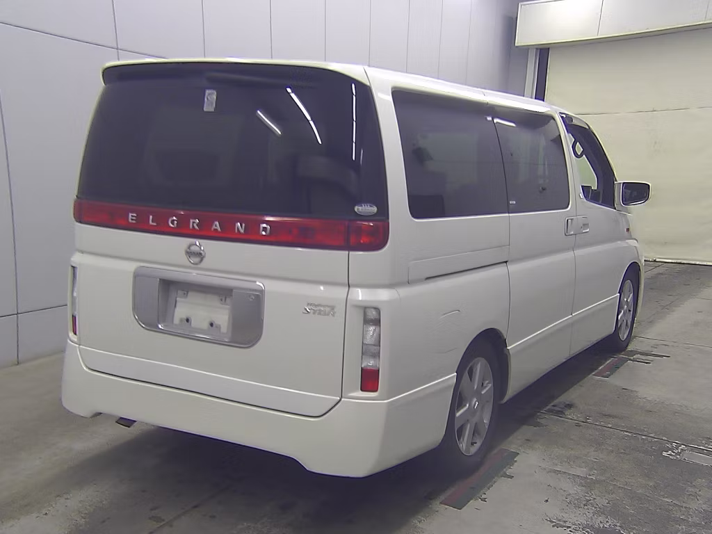 NISSAN ELGRAND