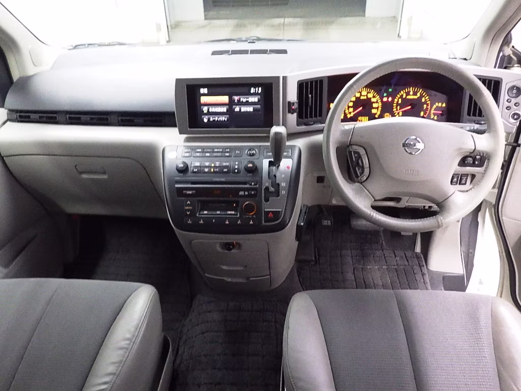 NISSAN ELGRAND