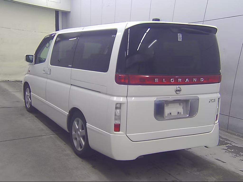 NISSAN ELGRAND