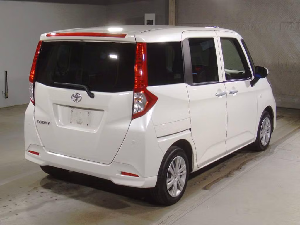 TOYOTA ROOMY
