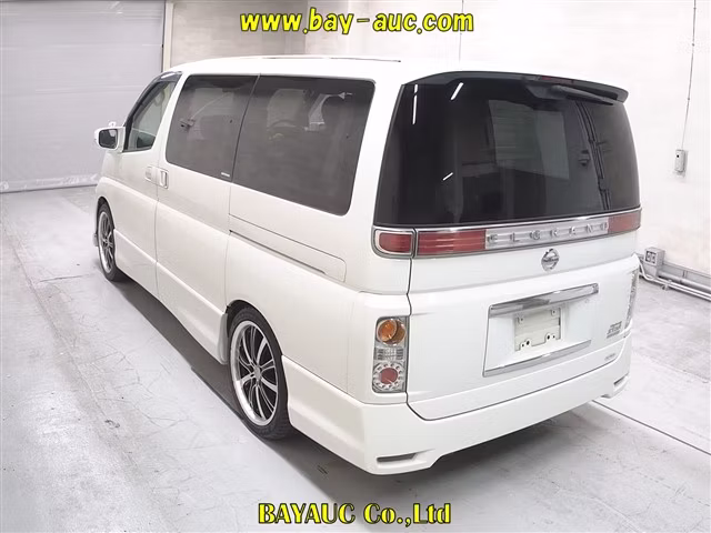 NISSAN ELGRAND