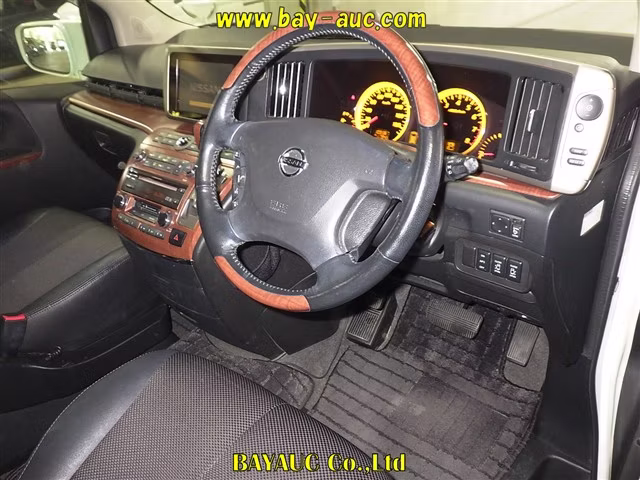 NISSAN ELGRAND