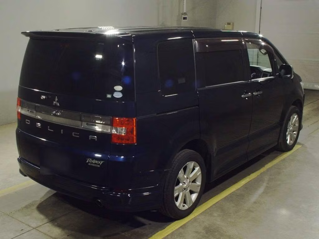 MITSUBISHI DELICA D:5