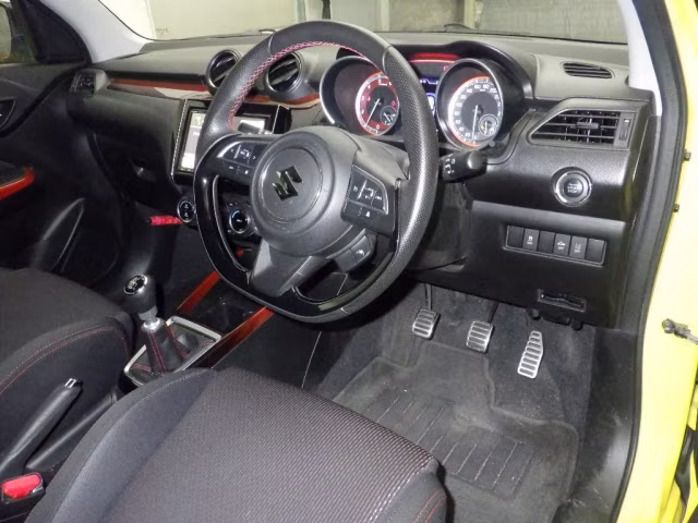 SUZUKI SWIFT