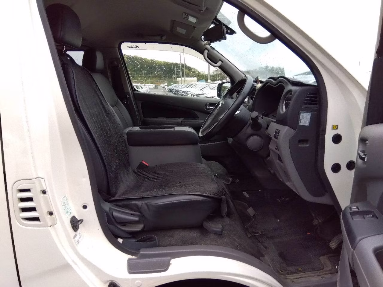NISSAN NV350 CARAVAN