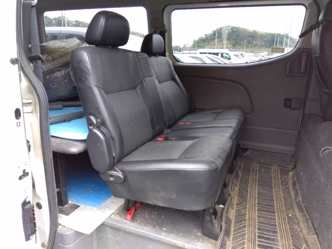 NISSAN NV350 CARAVAN