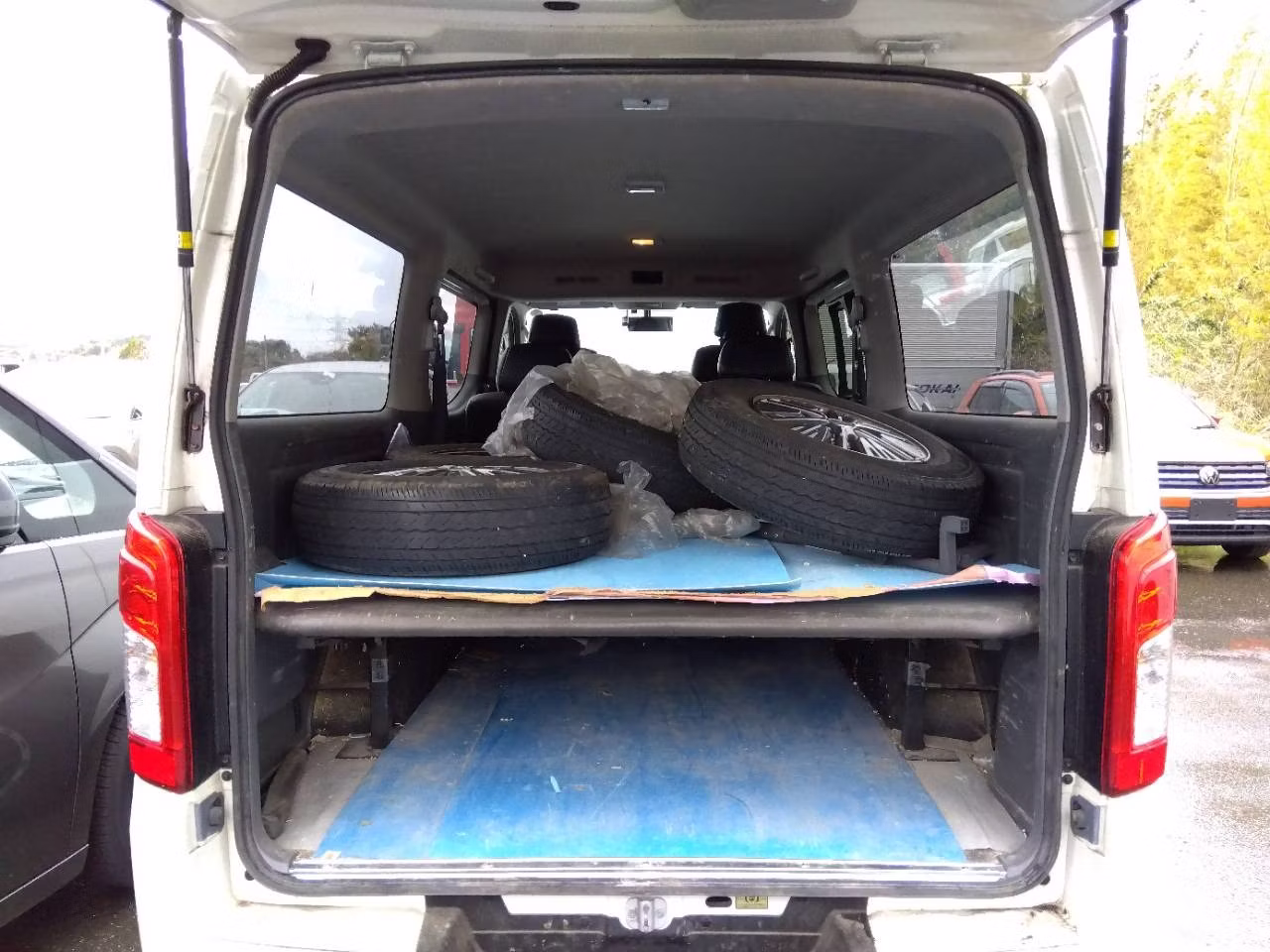 NISSAN NV350 CARAVAN