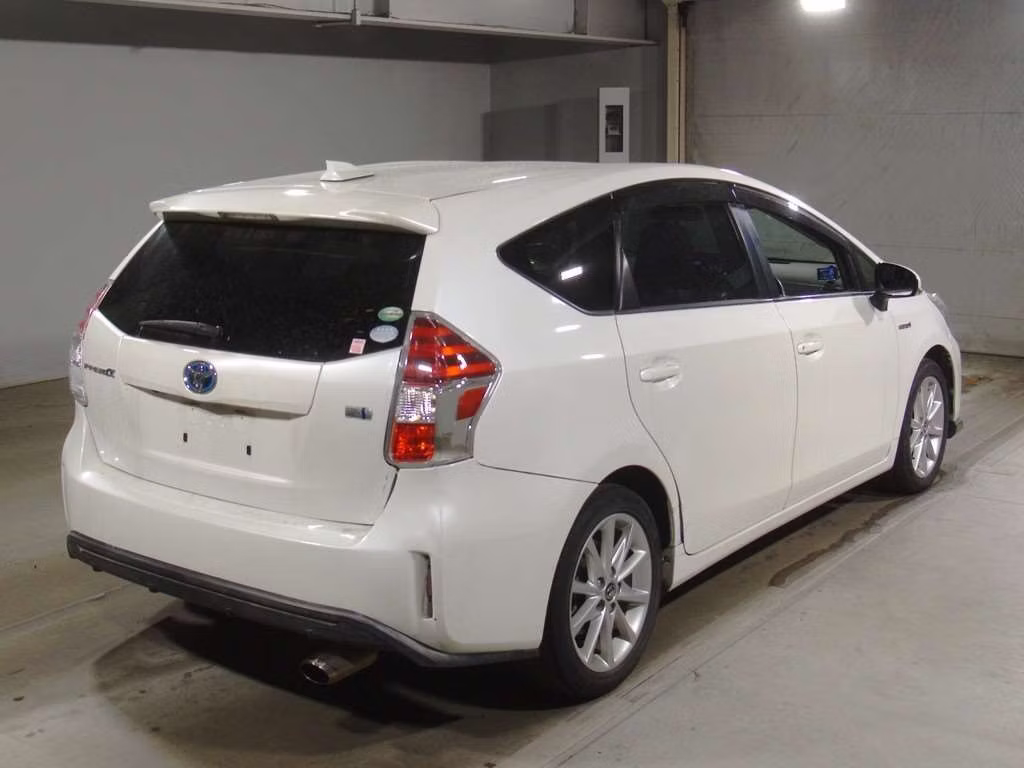 TOYOTA PRIUS ALPHA