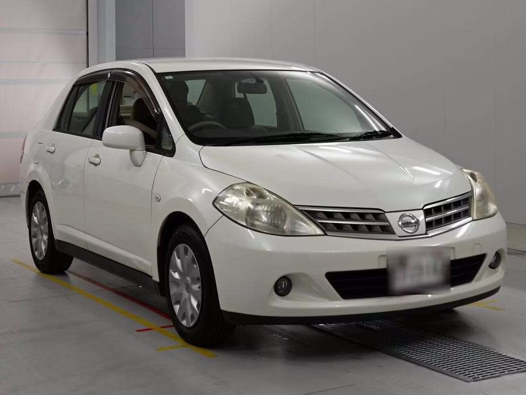 NISSAN TIIDA LATIO