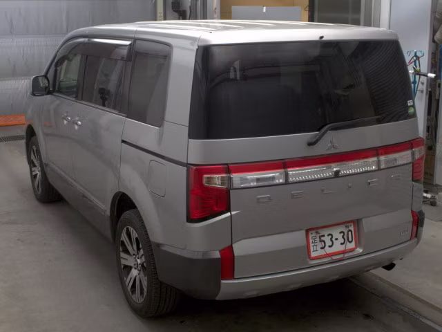 MITSUBISHI DELICA D:5