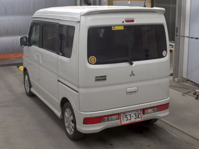 MITSUBISHI TOWN BOX