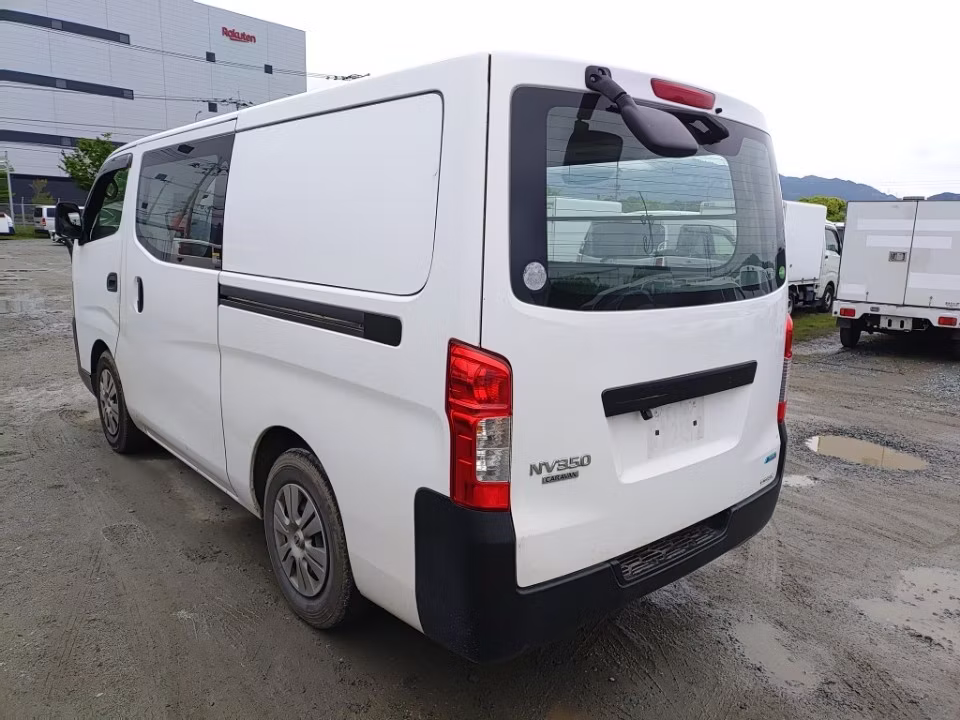 NISSAN NV350 CARAVAN