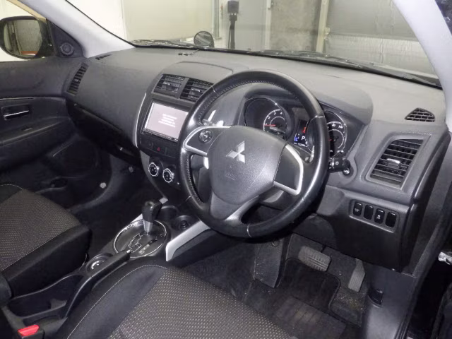 MITSUBISHI RVR