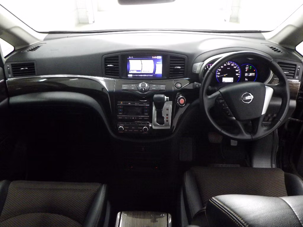 NISSAN ELGRAND