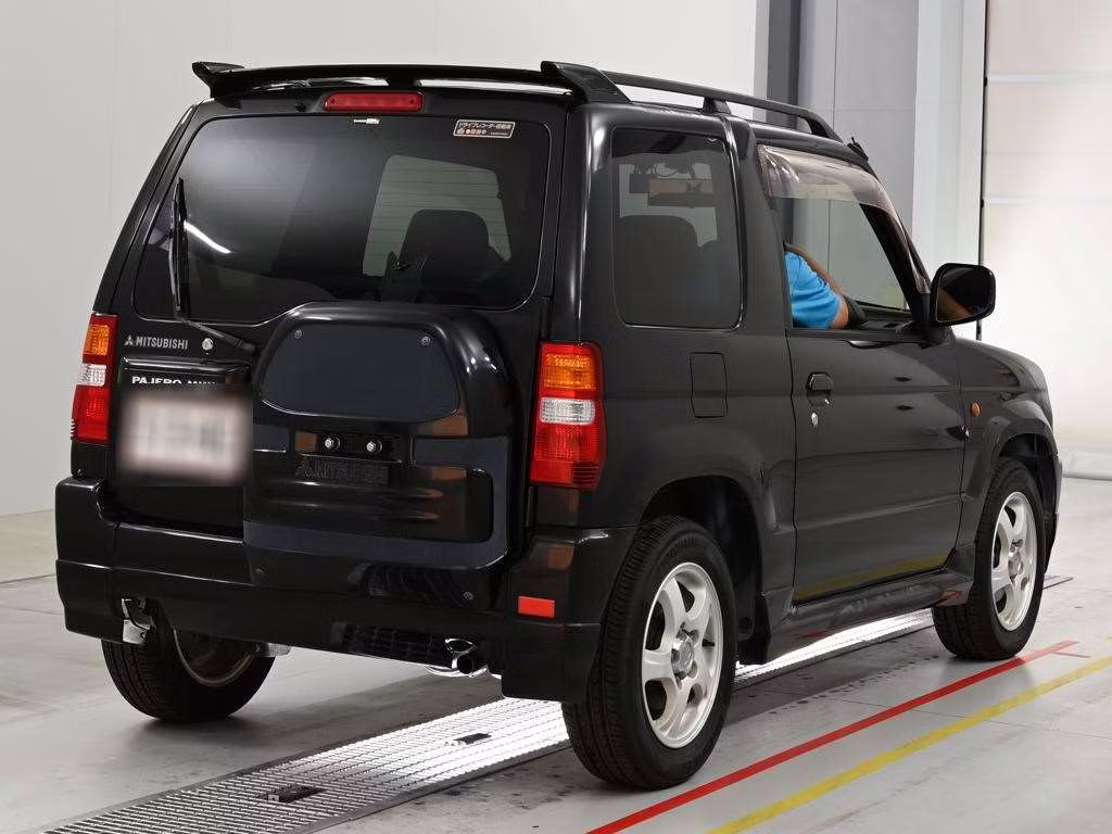 MITSUBISHI PAJERO MINI