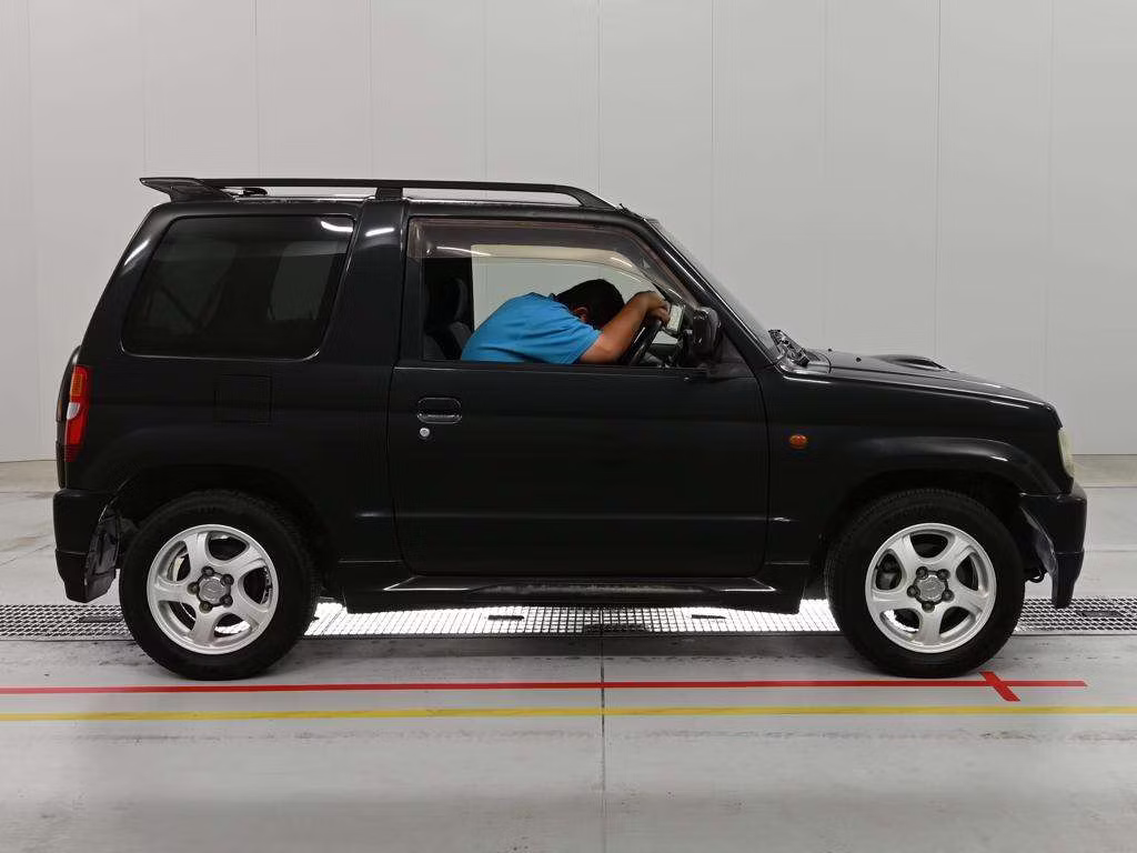 MITSUBISHI PAJERO MINI