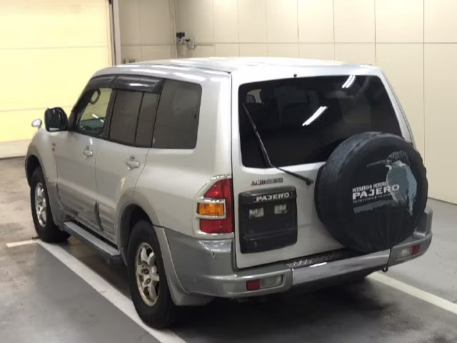 MITSUBISHI PAJERO