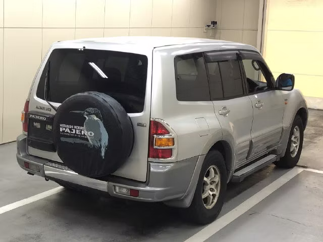 MITSUBISHI PAJERO
