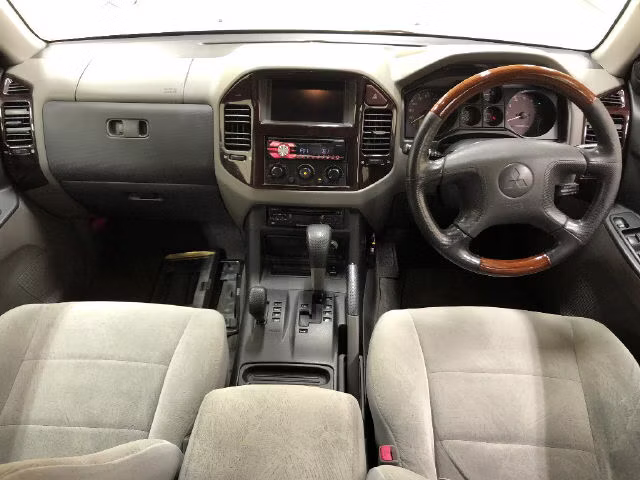 MITSUBISHI PAJERO