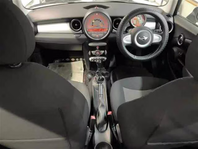 MINI HATCH