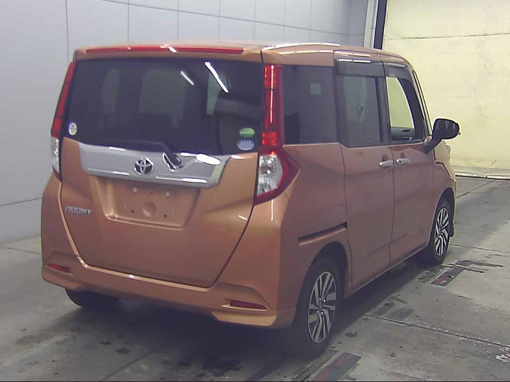 TOYOTA ROOMY