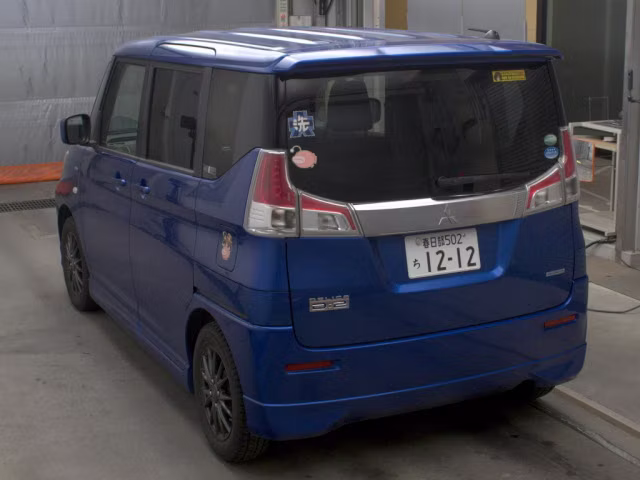 MITSUBISHI DELICA D:2