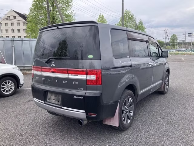 MITSUBISHI DELICA D:5
