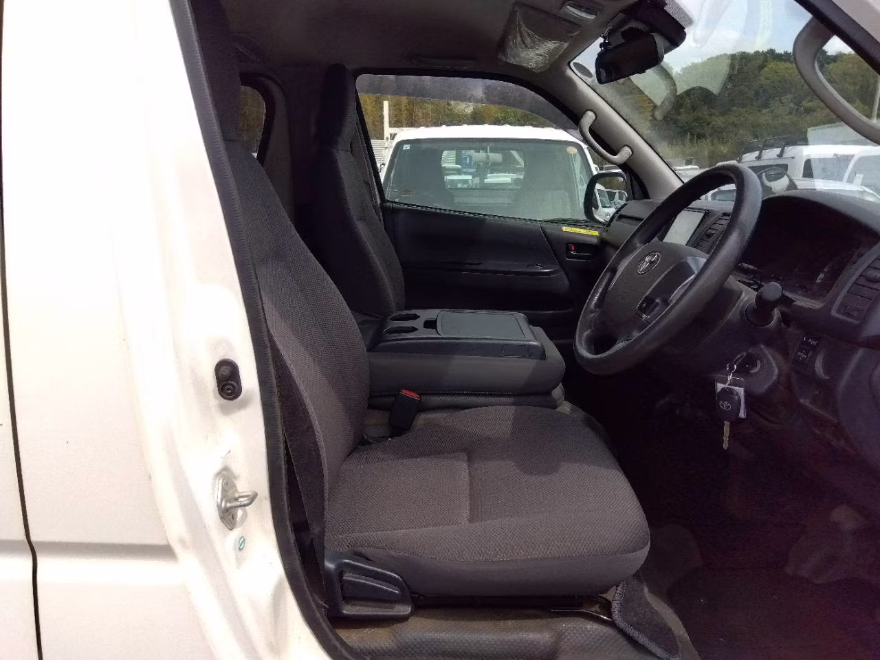 TOYOTA REGIUS ACE