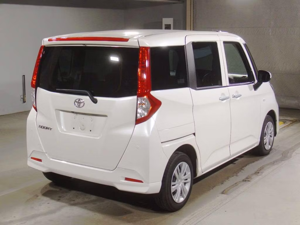 TOYOTA ROOMY