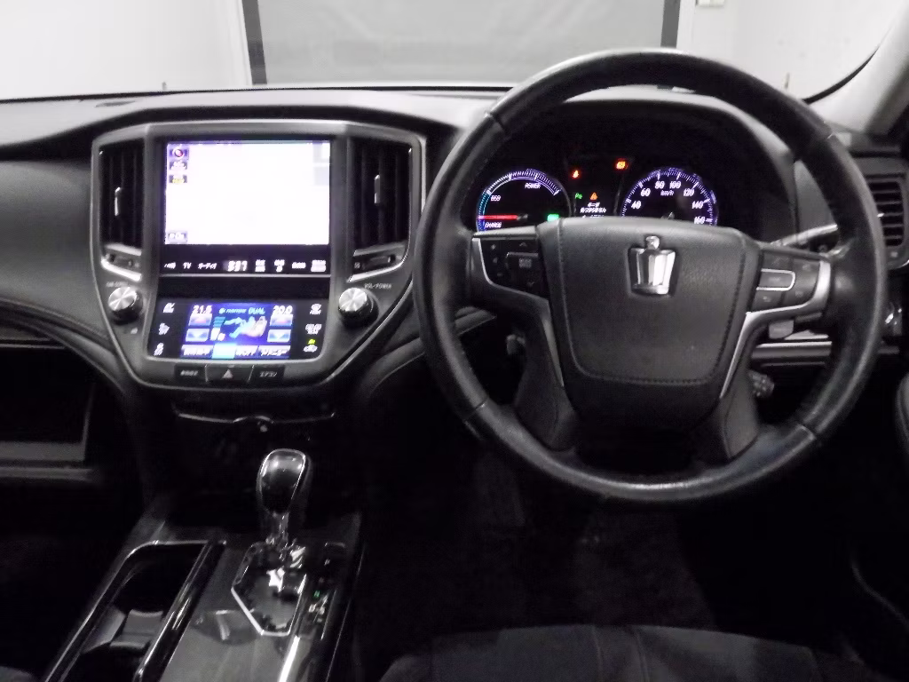 TOYOTA CROWN