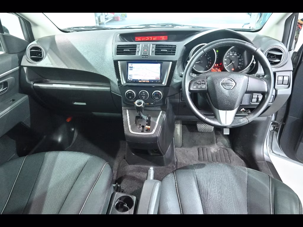 NISSAN LAFESTA