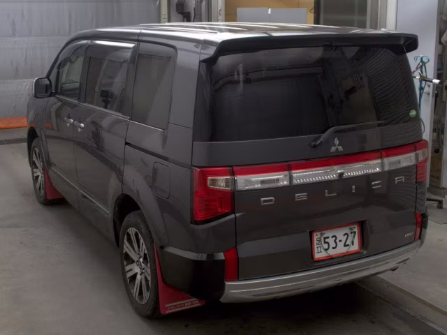 MITSUBISHI DELICA D:5