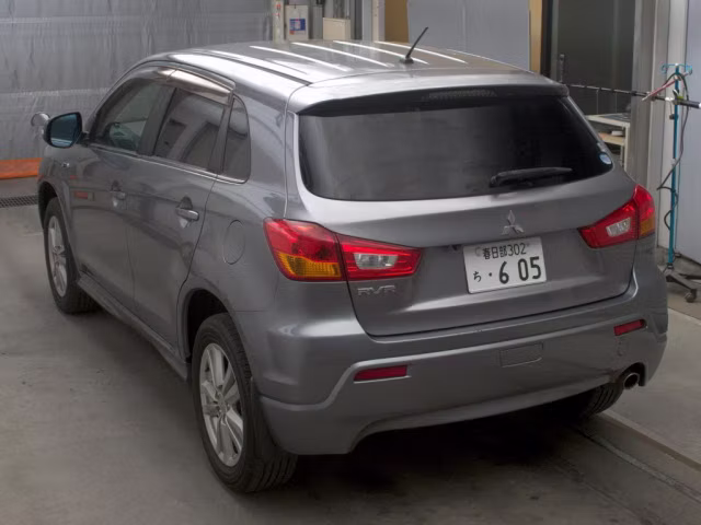 MITSUBISHI RVR