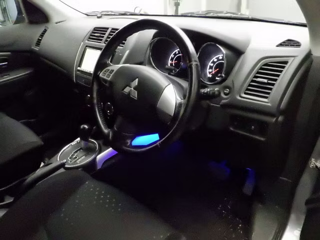 MITSUBISHI RVR