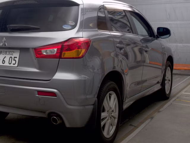 MITSUBISHI RVR