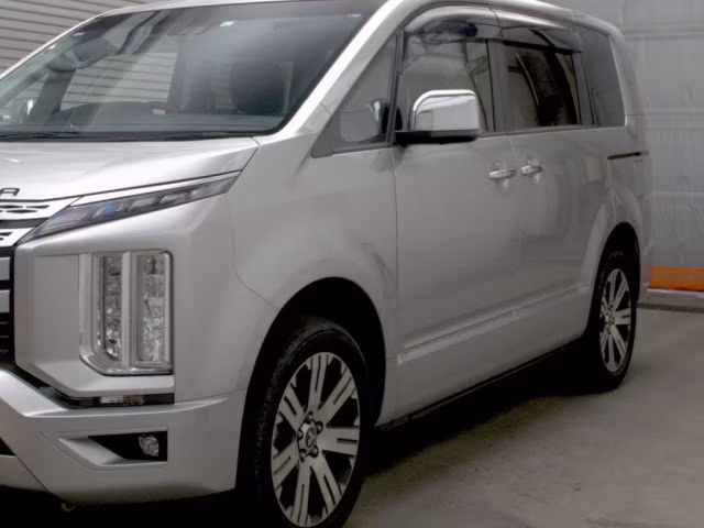 MITSUBISHI DELICA D:5