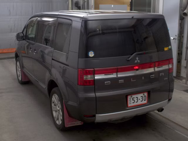MITSUBISHI DELICA D:5