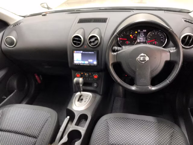 NISSAN DUALIS