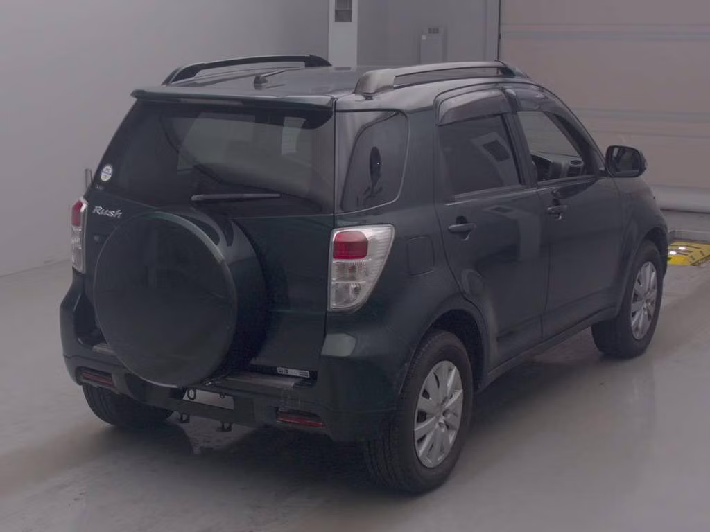 TOYOTA RUSH