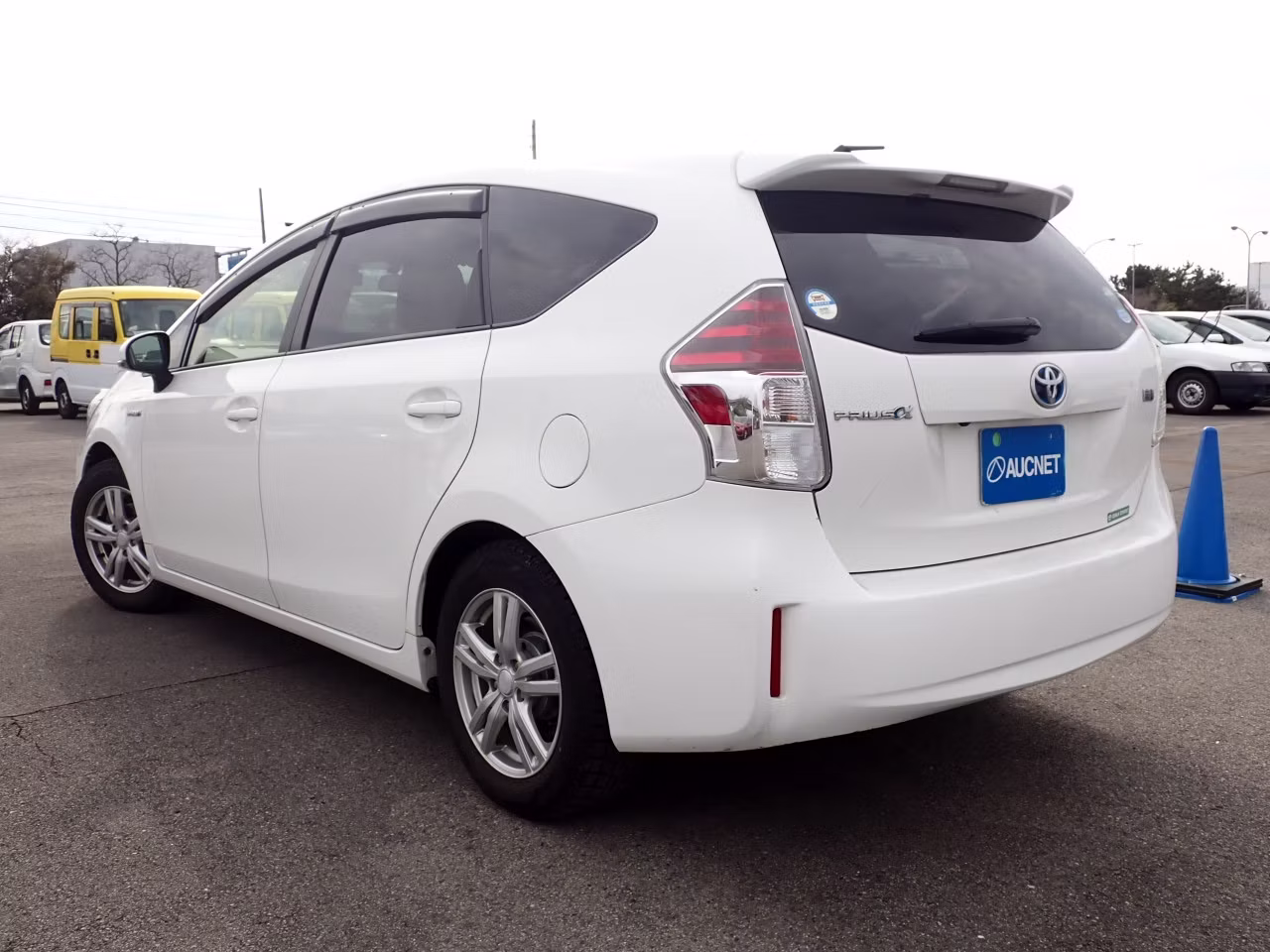 TOYOTA PRIUS ALPHA