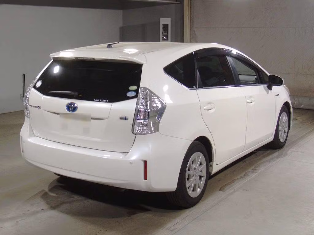 TOYOTA PRIUS ALPHA