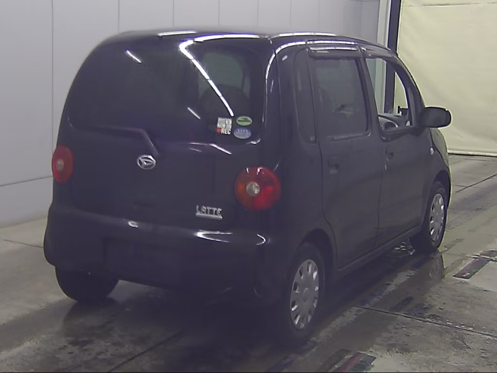 DAIHATSU MOVE LATTE
